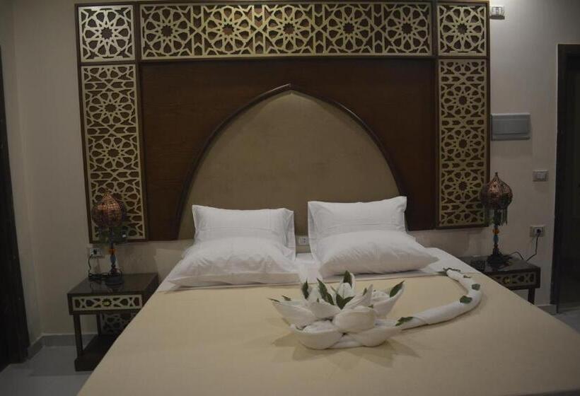 اتاق لوکس, Pyramids Sun Capital