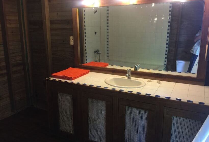 اتاق عادی با تخت دوبل, Roatan Bed & Breakfast Apartments