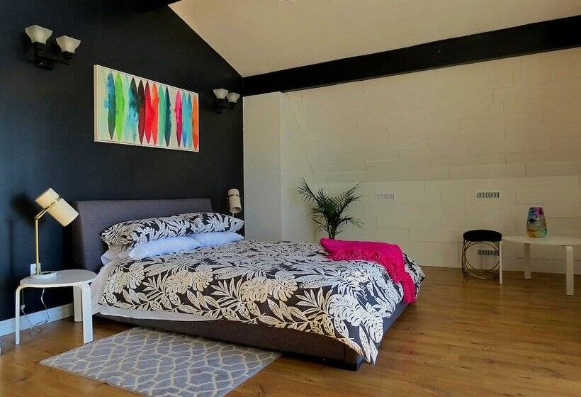 デラックススイート, The Fourth Lock Bed & Breakfast