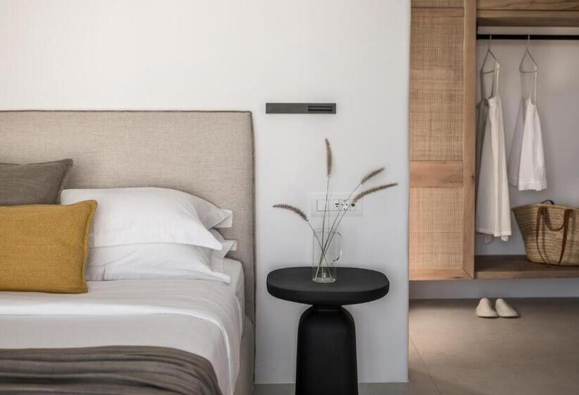 سوییت جونیور, A Hotel Mykonos