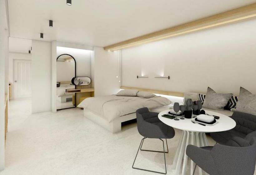 سوییت اجرایی, A Hotel Mykonos