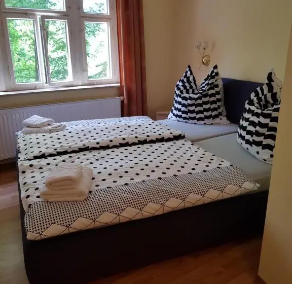 エコノミールーム, Parkschlösschen In Greiz