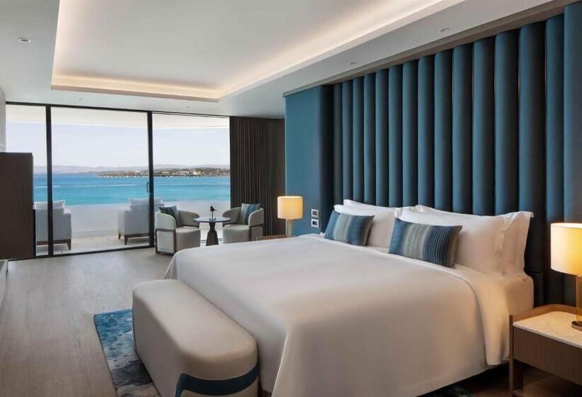 带大床的套房, Reges, A Luxury Collection Resort & Spa, Cesme