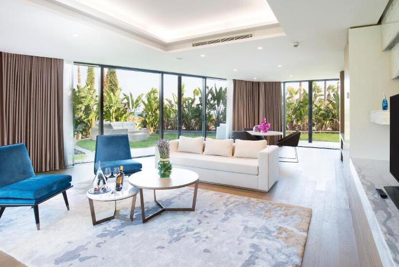 带大床的套房, Reges, A Luxury Collection Resort & Spa, Cesme