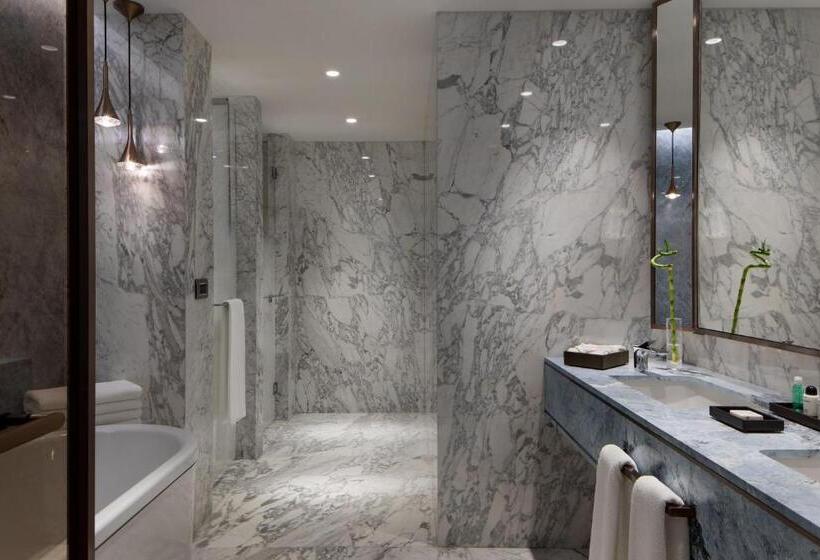 带大床的标准间, Reges, A Luxury Collection Resort & Spa, Cesme