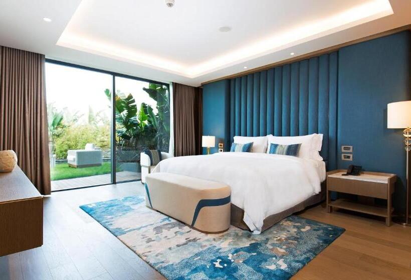 带大床的套房, Reges, A Luxury Collection Resort & Spa, Cesme