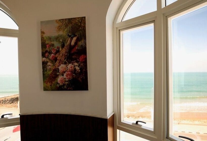 اتاق لوکس با چشمانداز دریا, Great Wall