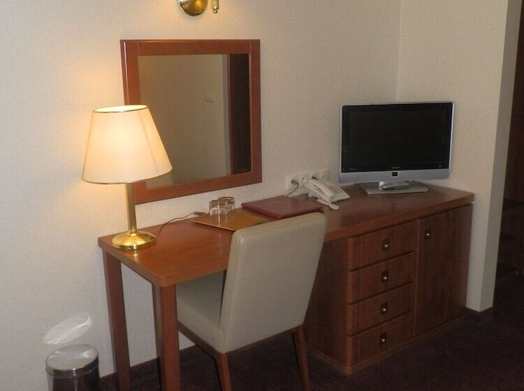 コンフォートルーム, Willa Alexander Resort & Spa Caloroczny Kryty Basen