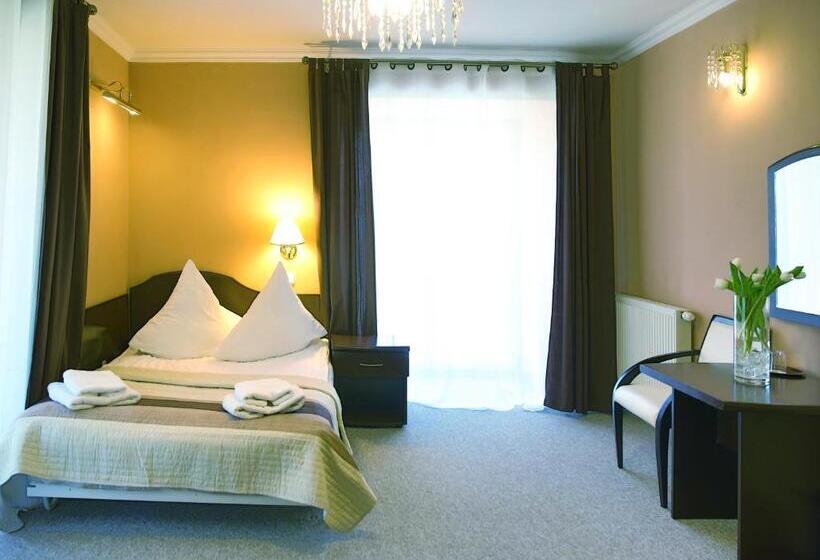 スタンダードトリプルルーム, Willa Alexander Resort & Spa Caloroczny Kryty Basen