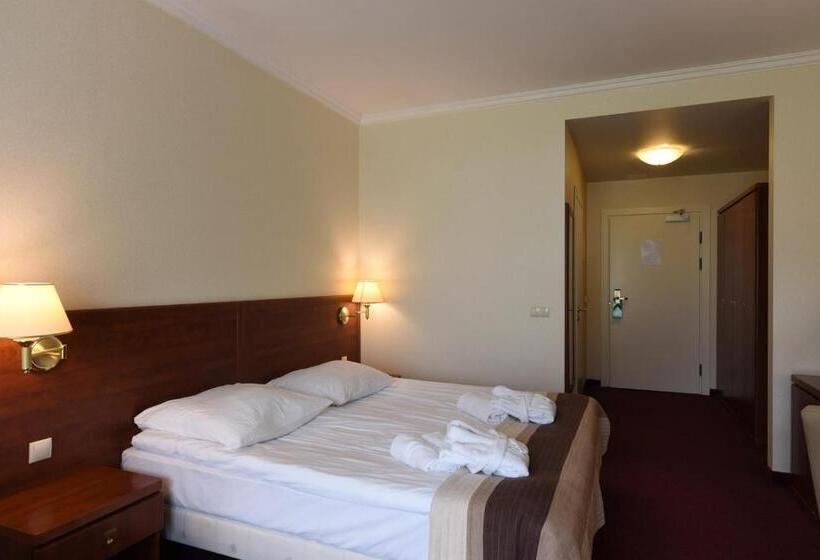 コンフォートトリプルルーム, Willa Alexander Resort & Spa Caloroczny Kryty Basen