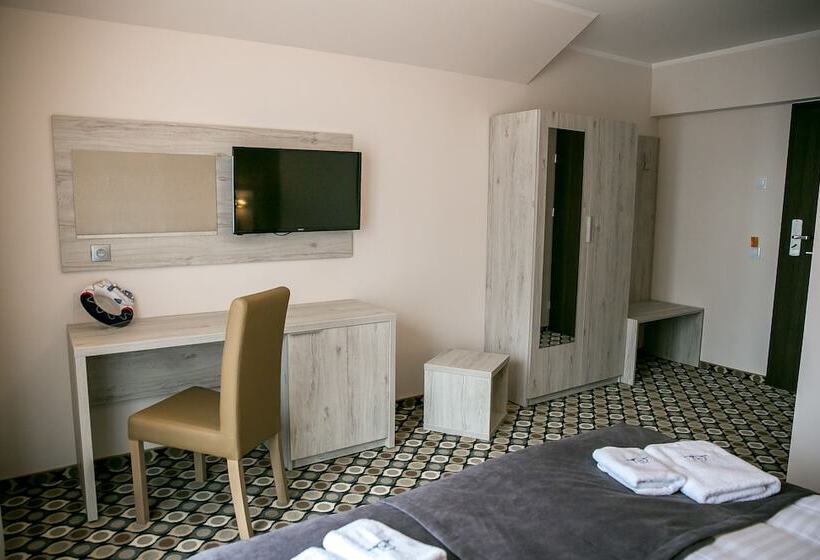 غرفة قياسية, Marina Mielno Z Widokiem Na Jezioro