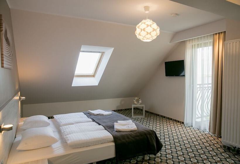 غرفة قياسية, Marina Mielno Z Widokiem Na Jezioro