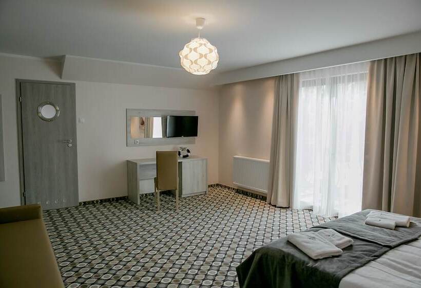 غرفة قياسية, Marina Mielno Z Widokiem Na Jezioro