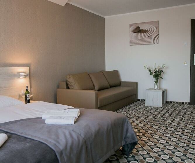 غرفة قياسية, Marina Mielno Z Widokiem Na Jezioro