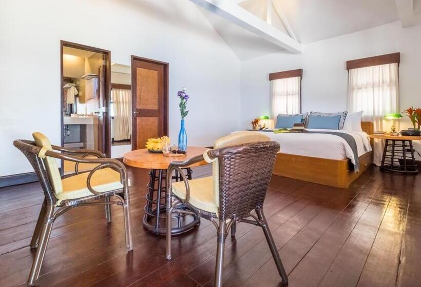 کابین, Discovery Coron Formerly Club Paradise Palawan