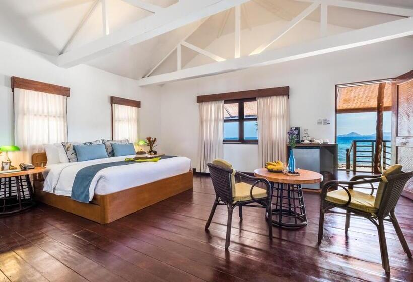کابین, Discovery Coron Formerly Club Paradise Palawan