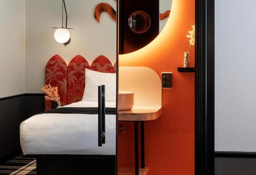 Номер Стандарт, Naumi Studio  Wellington