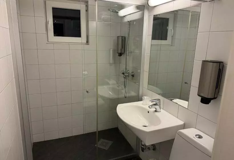Standard Yhden Hengen Huone, Notodden