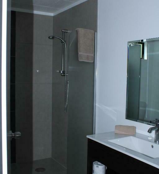 수피리어 스튜디오, Rose City Motel