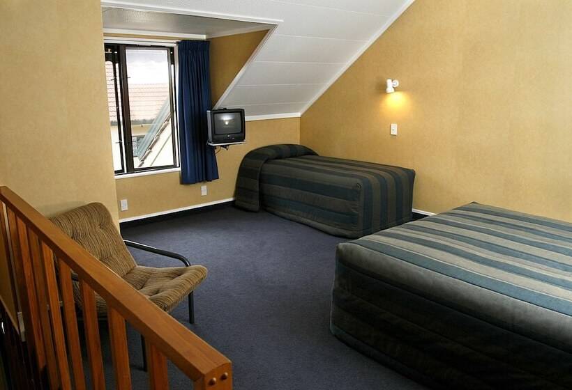 수피리어 스튜디오, Rose City Motel