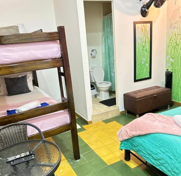 اتاق لوکس سه تخته, Boutique Stay La 10
