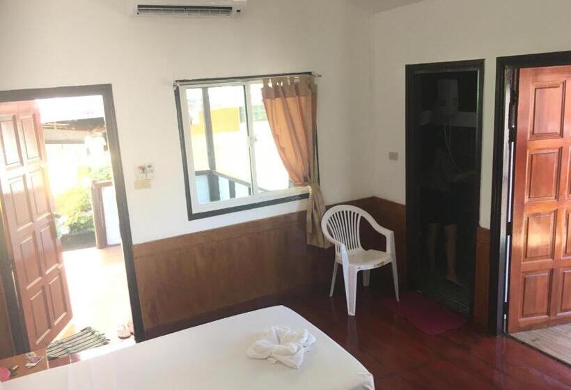 スーペリアトリプルルーム, Coco S Guesthouse