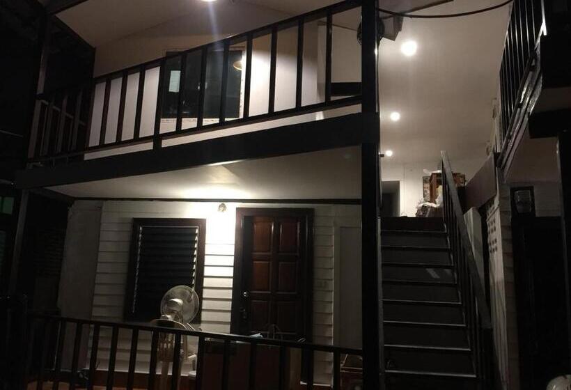 スタンダード４人部屋, Coco S Guesthouse