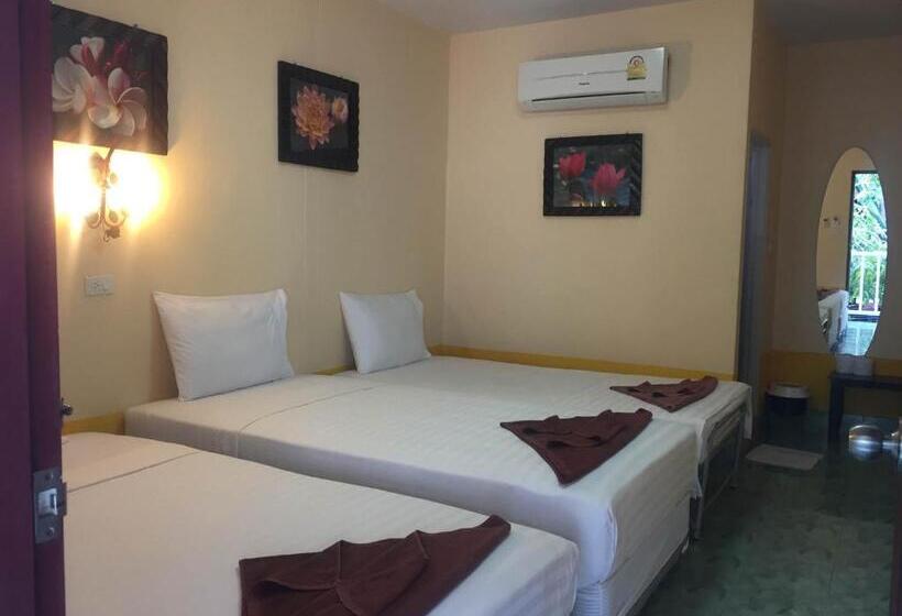 スーペリアトリプルルーム, Coco S Guesthouse