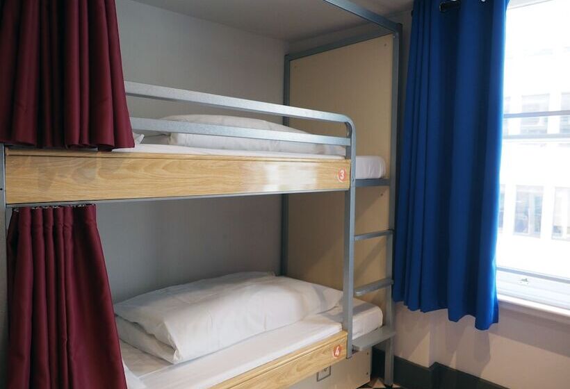 공용 욕실 구비 공동 객실 내의 침대, St Christopher's Liverpool Street