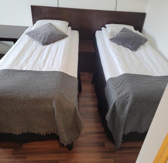 غرفة قياسية, Highway