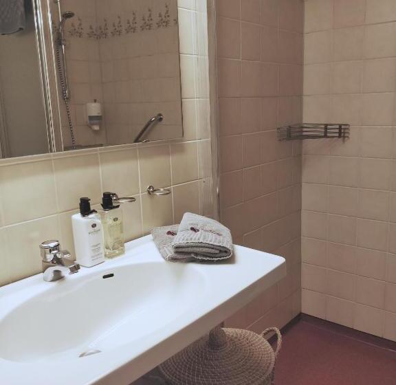 غرفة قياسية, Highway