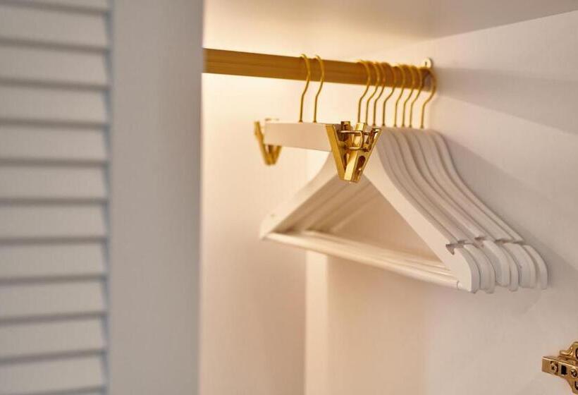 غرفة قياسية سرير كينج, Room Mate Cosmo - City Centre, Valencia