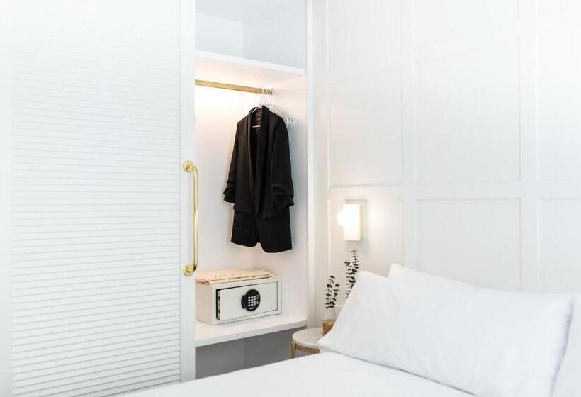 اتاق خانوادگی, Room Mate Cosmo - City Centre, Valencia