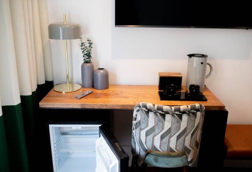 غرفة دور أخير, Room Mate Cosmo - City Centre, Valencia