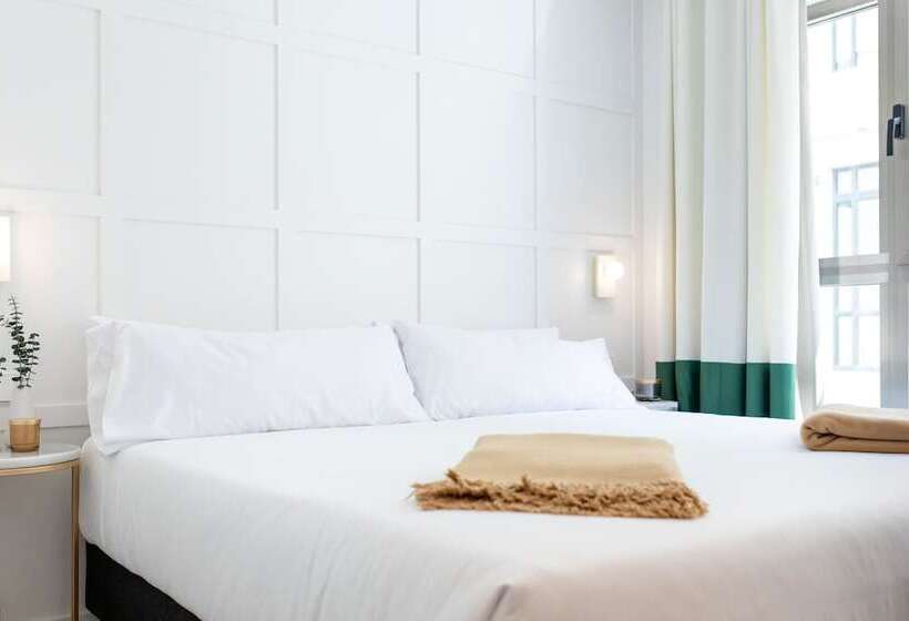 اتاق خانوادگی, Room Mate Cosmo - City Centre, Valencia