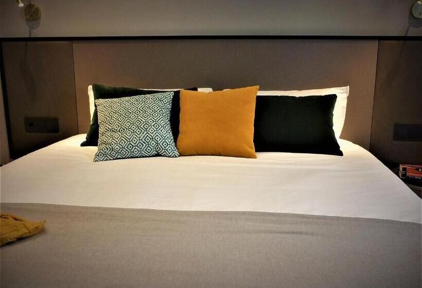 Трехместный Номер Стандарт с Балконом, Torrent