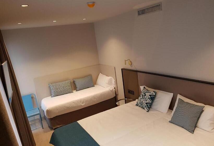 Трехместный Номер Стандарт с Балконом, Torrent