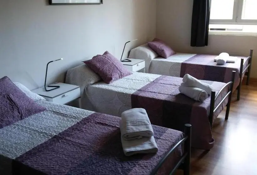 バスルーム共有のトリプルスタンダード, Alma Del Camino Rooms & Albergue Hostel