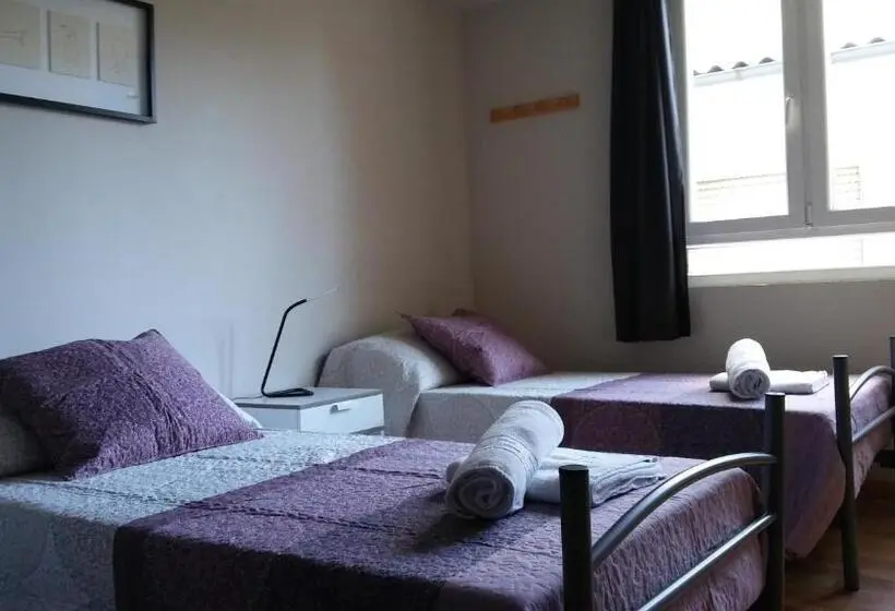 バスルーム共有のトリプルスタンダード, Alma Del Camino Rooms & Albergue Hostel