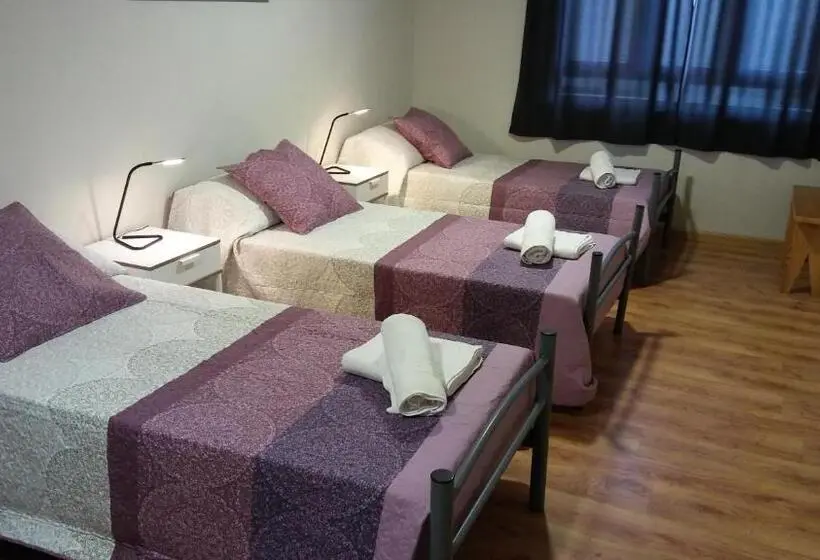 バスルーム共同エコノミー4人部屋, Alma Del Camino Rooms & Albergue Hostel