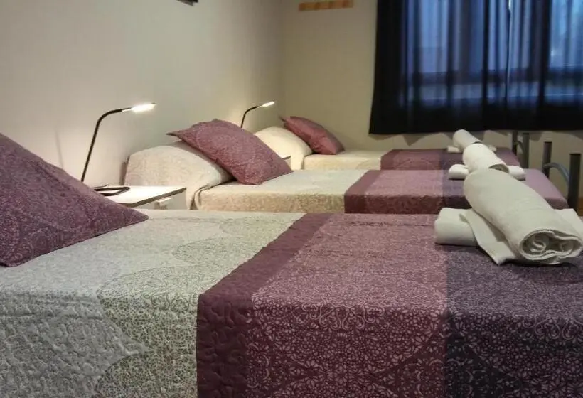 バスルーム共同エコノミー4人部屋, Alma Del Camino Rooms & Albergue Hostel