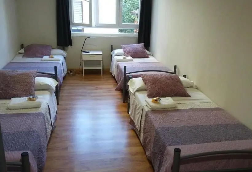 浴室共有ファミリールーム, Alma Del Camino Rooms & Albergue Hostel