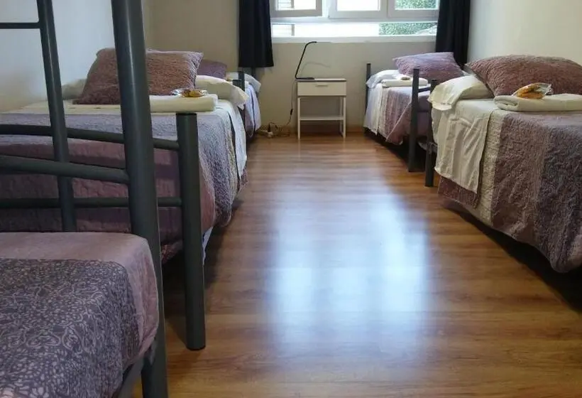 スーペリアファミリールーム, Alma Del Camino Rooms & Albergue Hostel