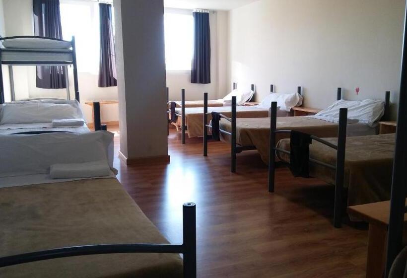 高级家庭房间, Alma Del Camino   Rooms & Albergue   Hostel