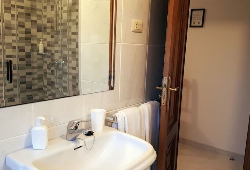 اتاق استاندارد, Pensión Casa Angelina