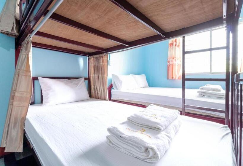 디럭스 룸 킹사이즈 침대, Hatyai Dee Hostel