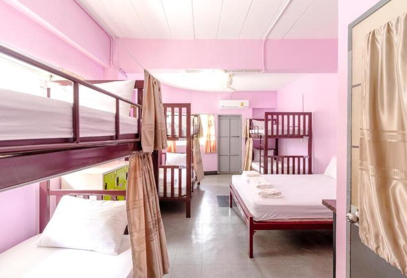 带大床的高级房间, Hatyai Dee Hostel