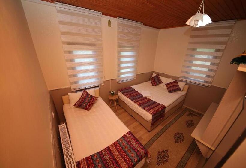 スタンダードトリプルルーム, Emiroğlu Konak Otel