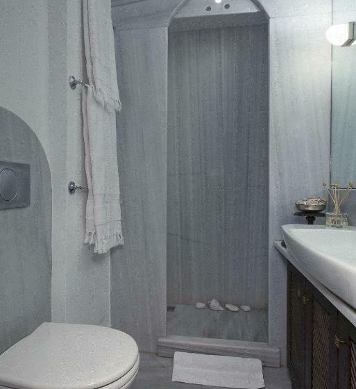 Standard Room, Empress Zoe