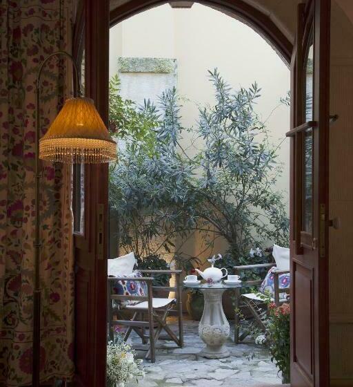 Suite Garden View, Empress Zoe